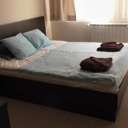 班斯科罗耶尔塔班斯科滑雪公寓 *