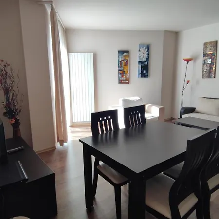Appartamento In Royal Towers