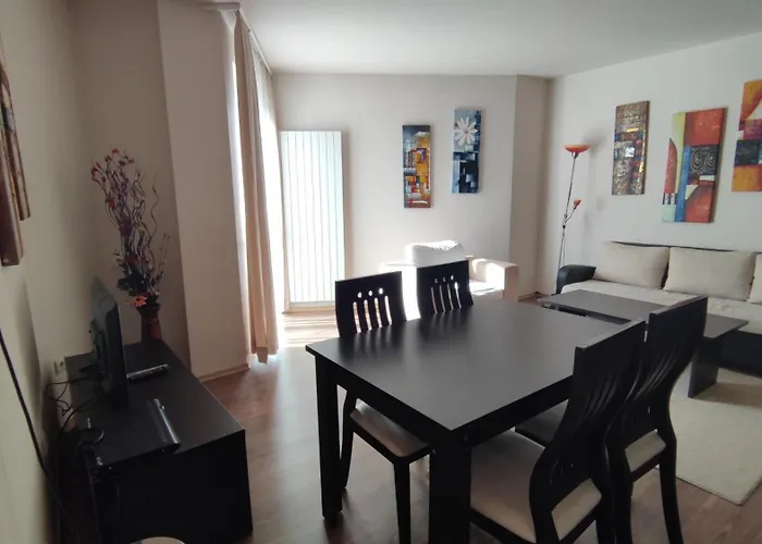 Apartman In Royal Towers